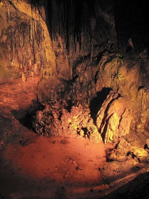 Copper mine stalactites